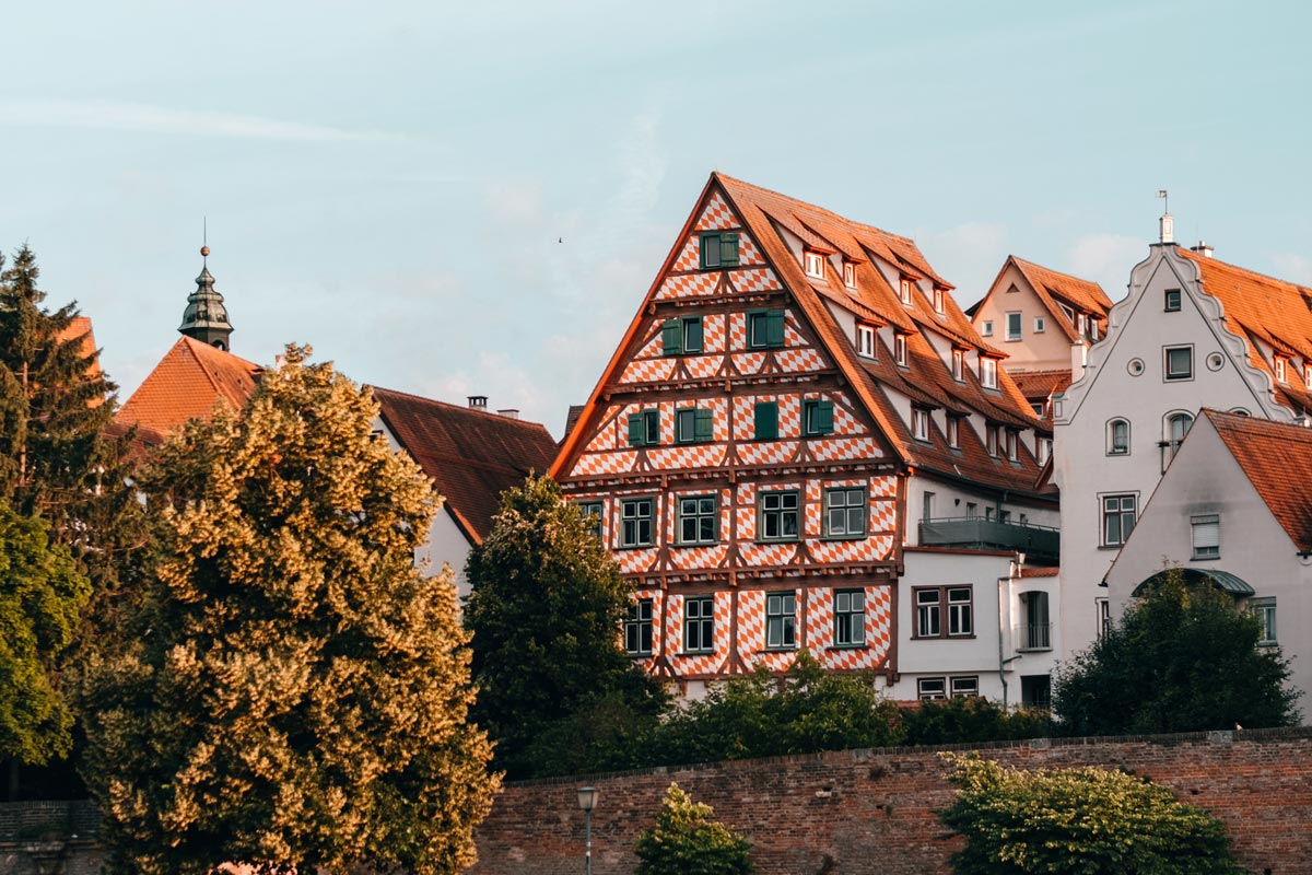 accuratis Augenlaserzentrum Ulm – Femto-Katarakt und Grauer-Star-Operation